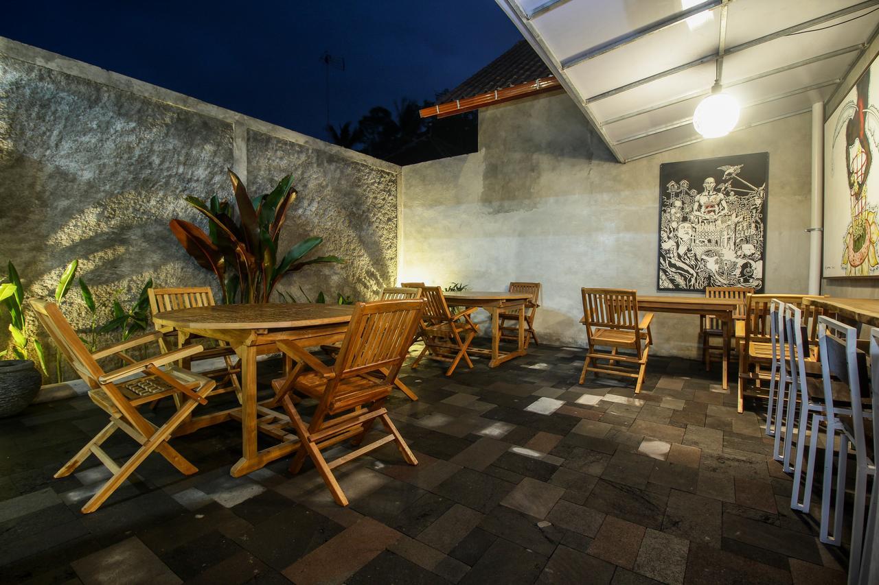 Watu Agung Guest House Magelang Exterior photo