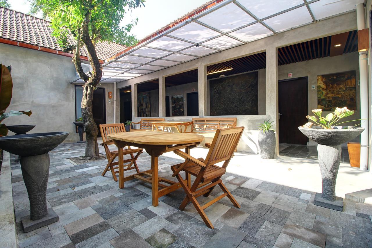 Watu Agung Guest House Magelang Exterior photo