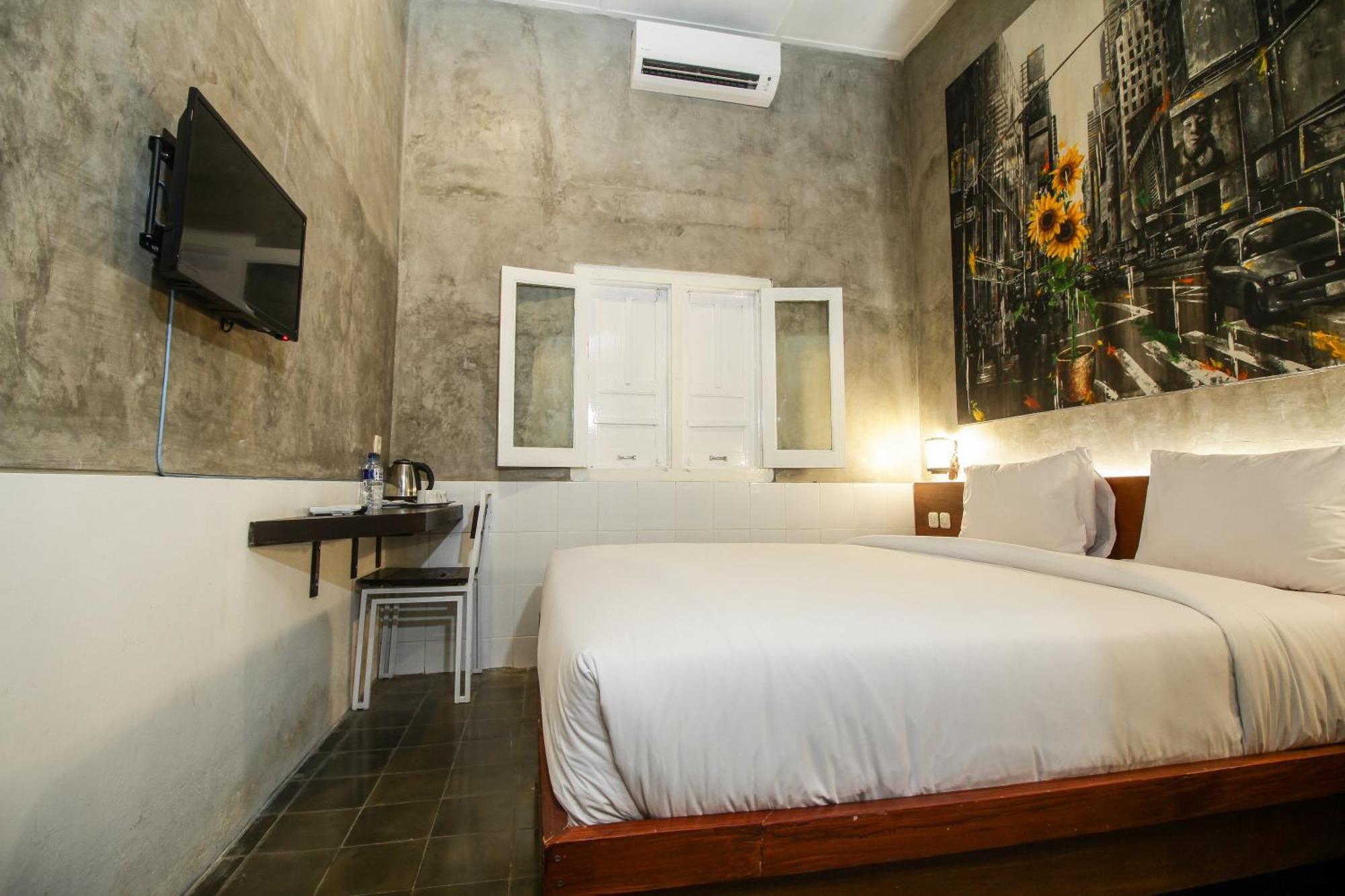 Watu Agung Guest House Magelang Exterior photo