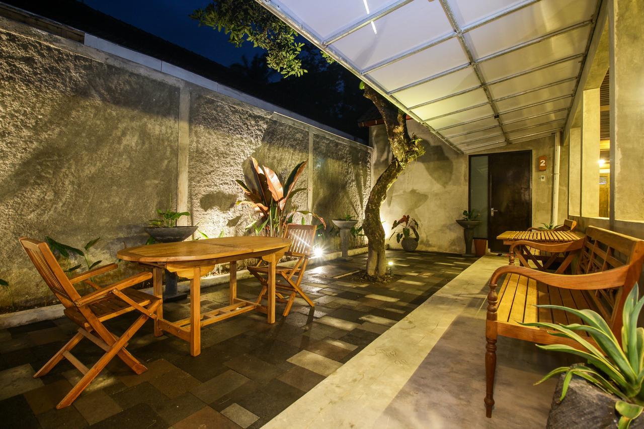 Watu Agung Guest House Magelang Exterior photo